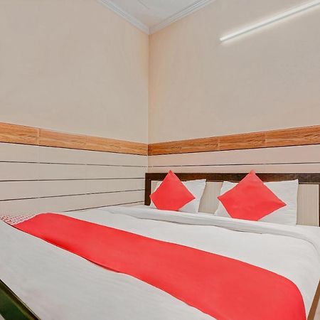 Oyo Park View Guest House Near Edm Mall New Delhi Exterior photo
