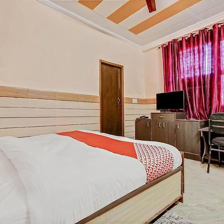 Oyo Park View Guest House Near Edm Mall New Delhi Exterior photo
