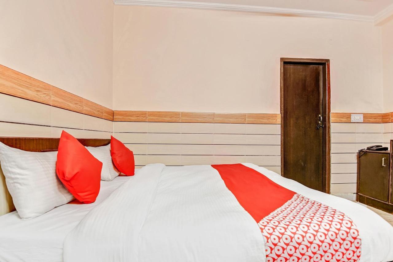Oyo Park View Guest House Near Edm Mall New Delhi Exterior photo