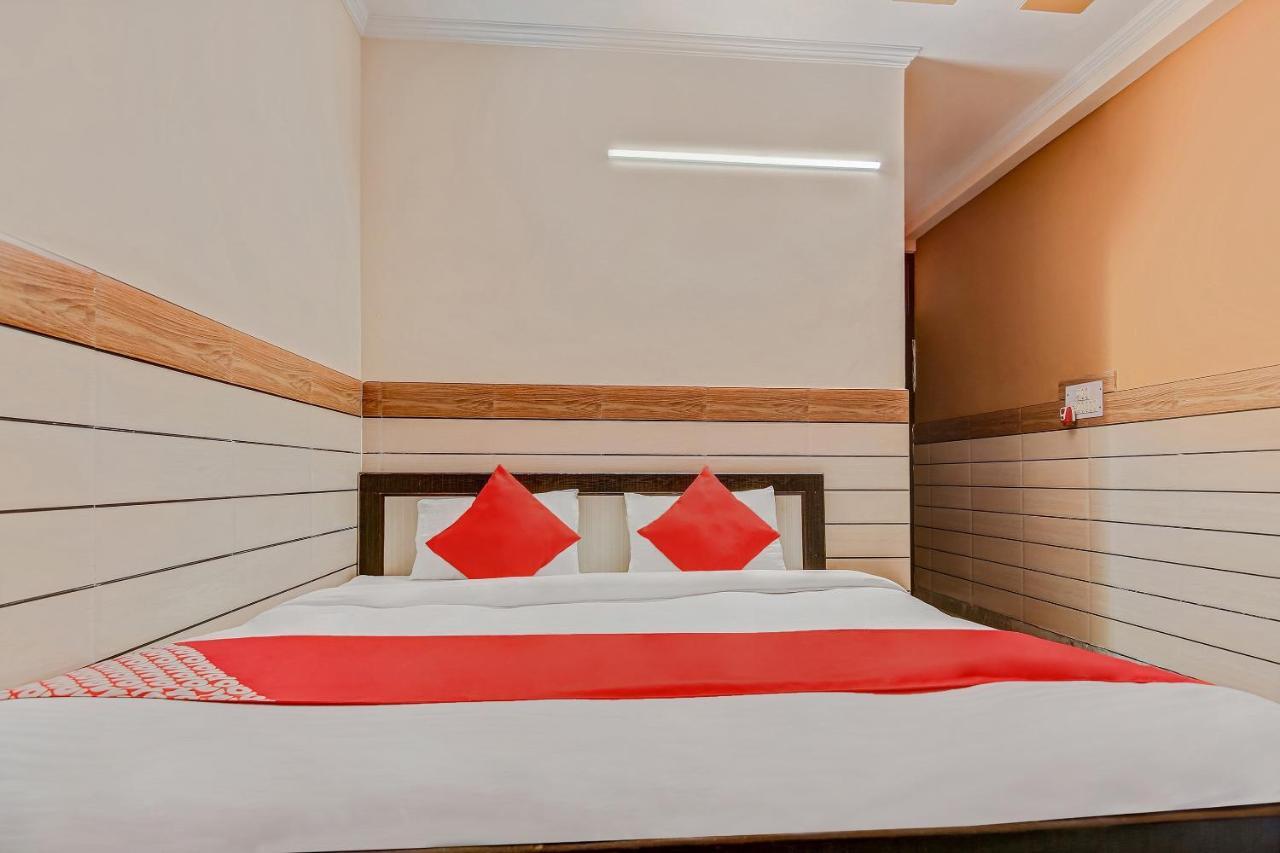 Oyo Park View Guest House Near Edm Mall New Delhi Exterior photo