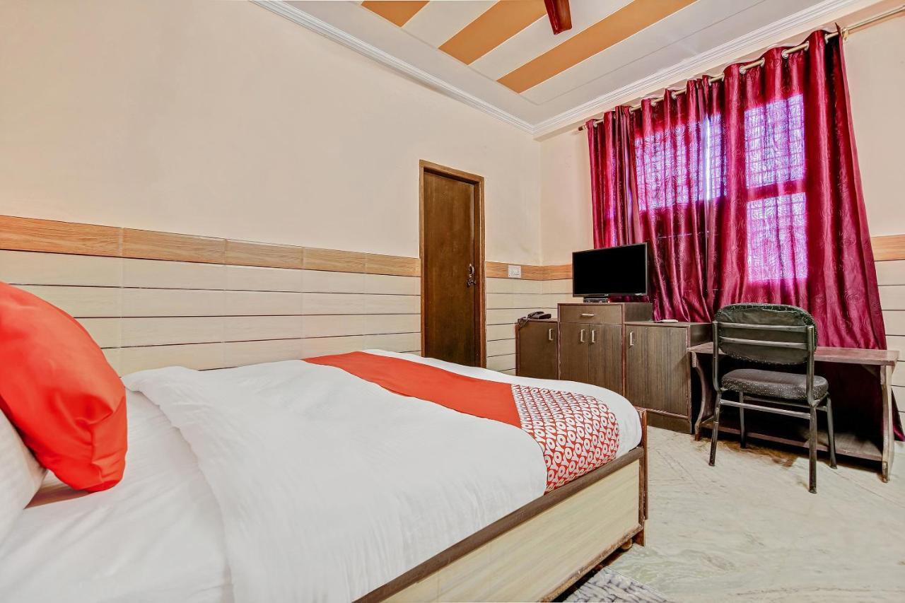 Oyo Park View Guest House Near Edm Mall New Delhi Exterior photo