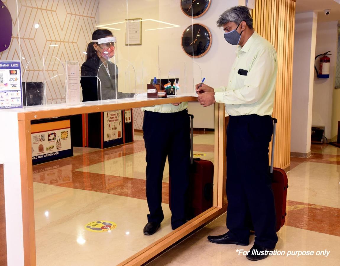 Oyo Park View Guest House Near Edm Mall New Delhi Exterior photo